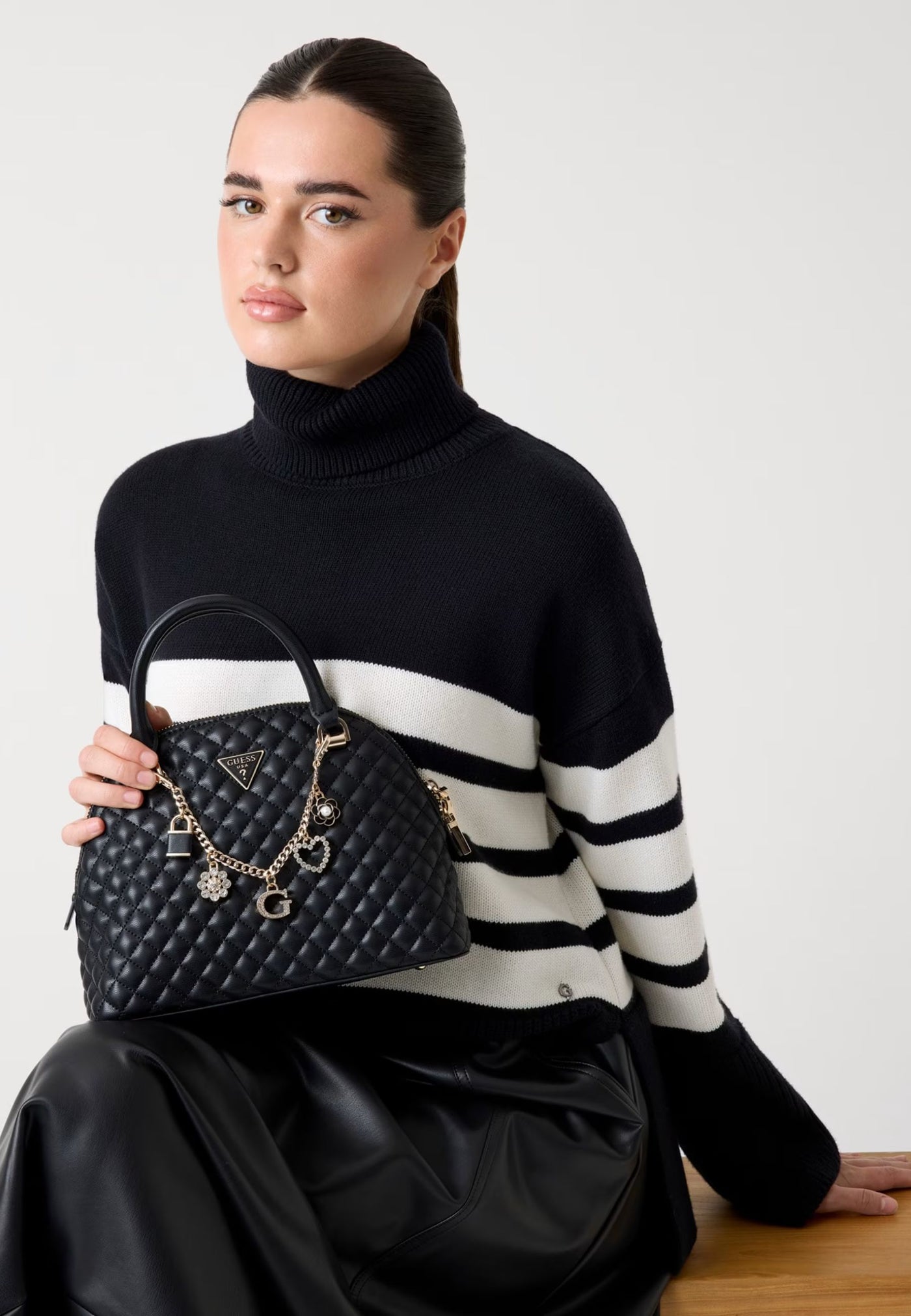 Guess Pochette Ever Flap Clutch Nera EG867905