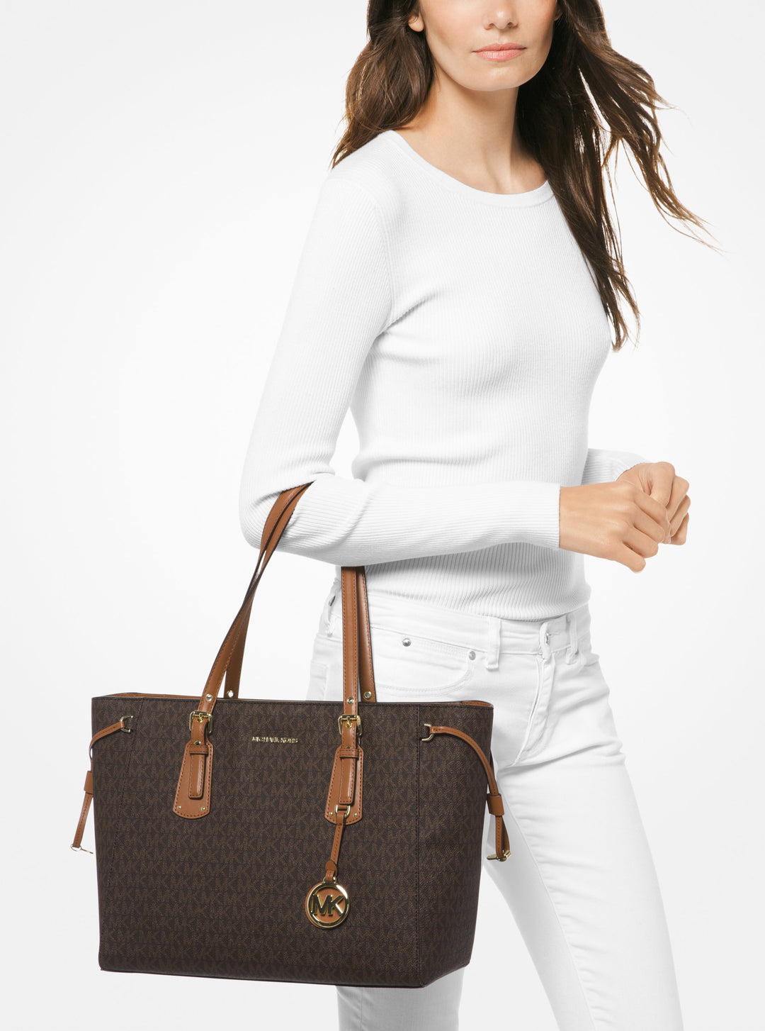 Michael Kors Voyager Tote 30F8GV6T2B Brown