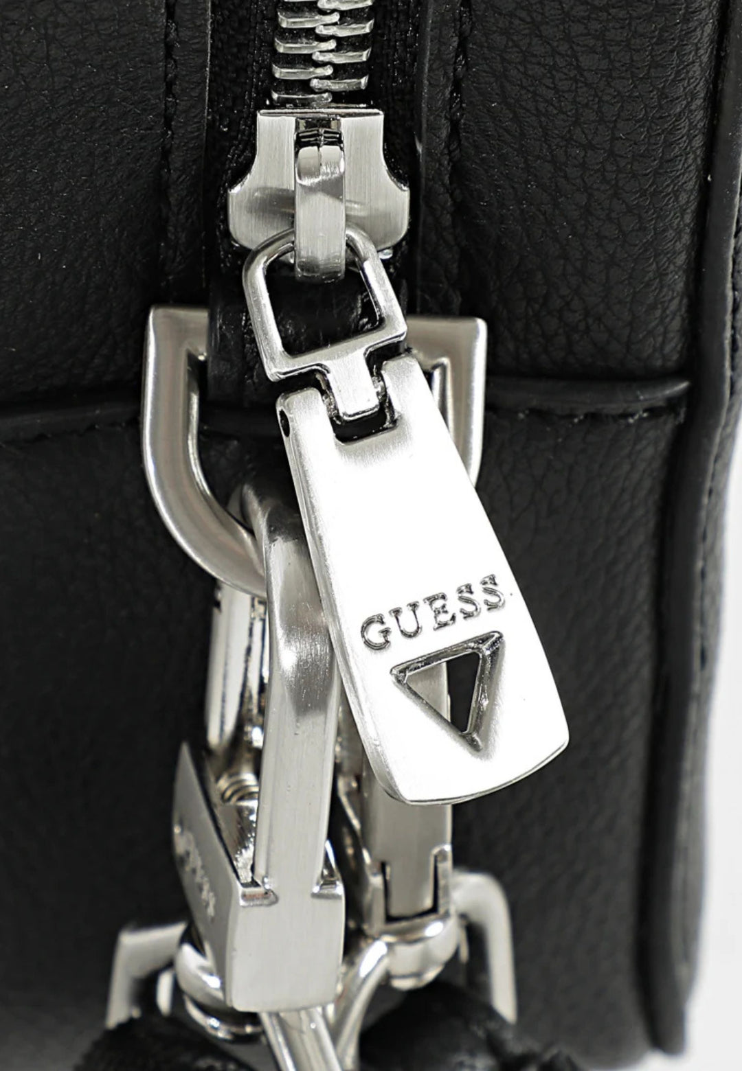 Guess Sacoche Milano Small Necessa Black