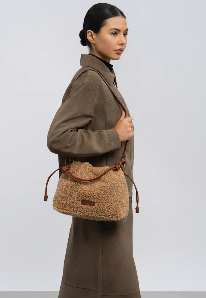 Lancaster Sac besace A lacets coulissants M Moumoute Cognac