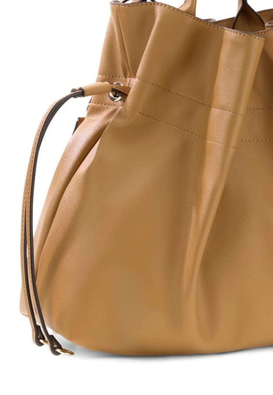 Guess Shopper Karima Tan