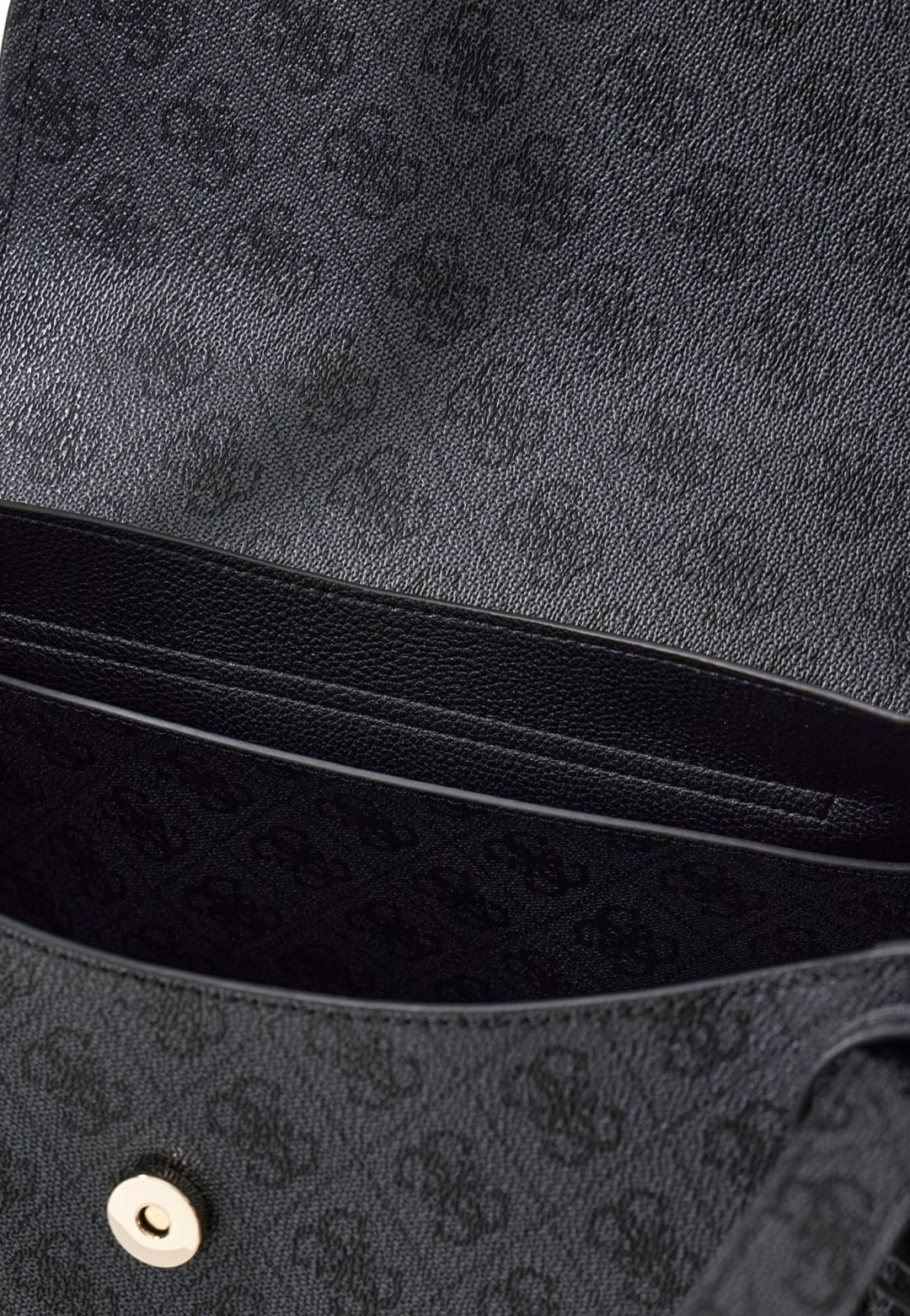 Guess Taška s klopnou Coleen Monogramme Logo Uhlí