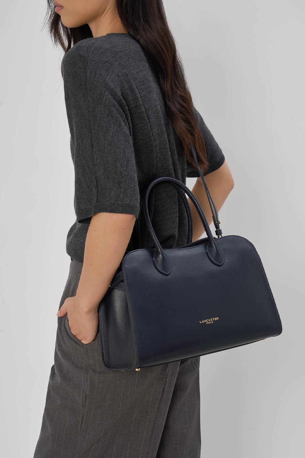 Lancaster Sac à main Zippé M Donna Hopper 531-121 Bleu Foncé