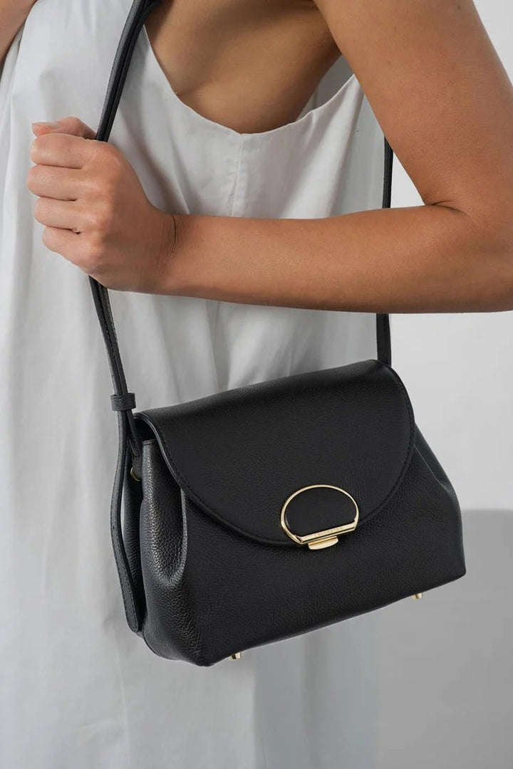 Lancaster Sac trotteur A rabat avec fermoir S Milano Pia 547-130 Noir