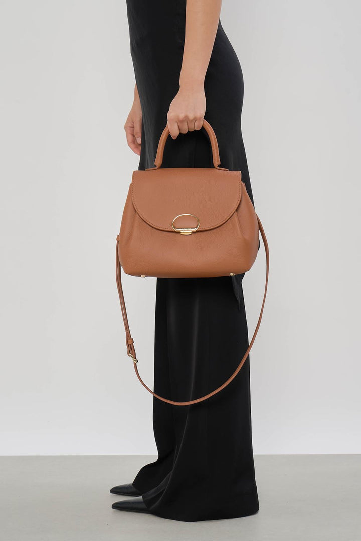 Lancaster Handväska Med lock och spänne M Milano Pia 547-131 Guld