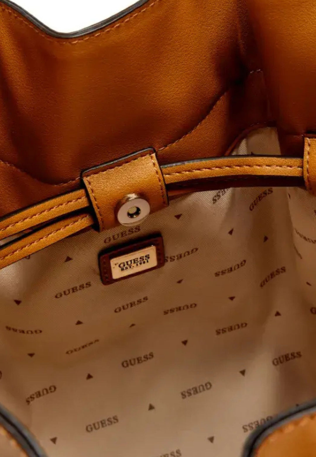 Guess Shopper Karima Tan