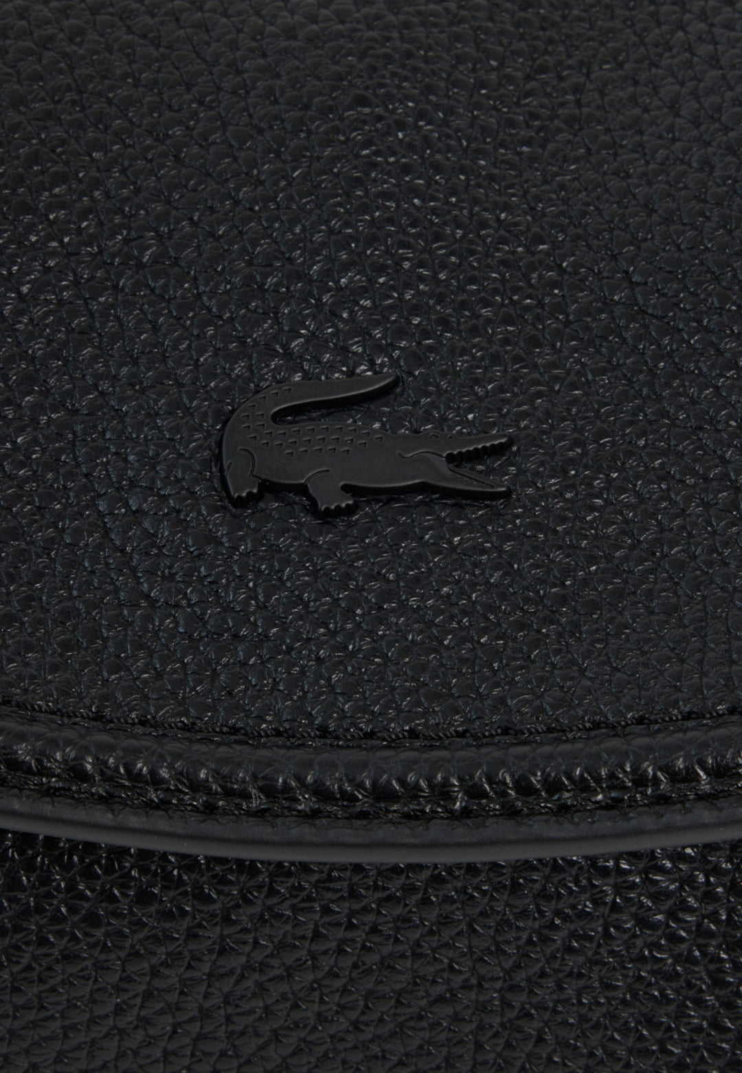 Lacoste Torba na ramię Everyday Club z klapką Czarna