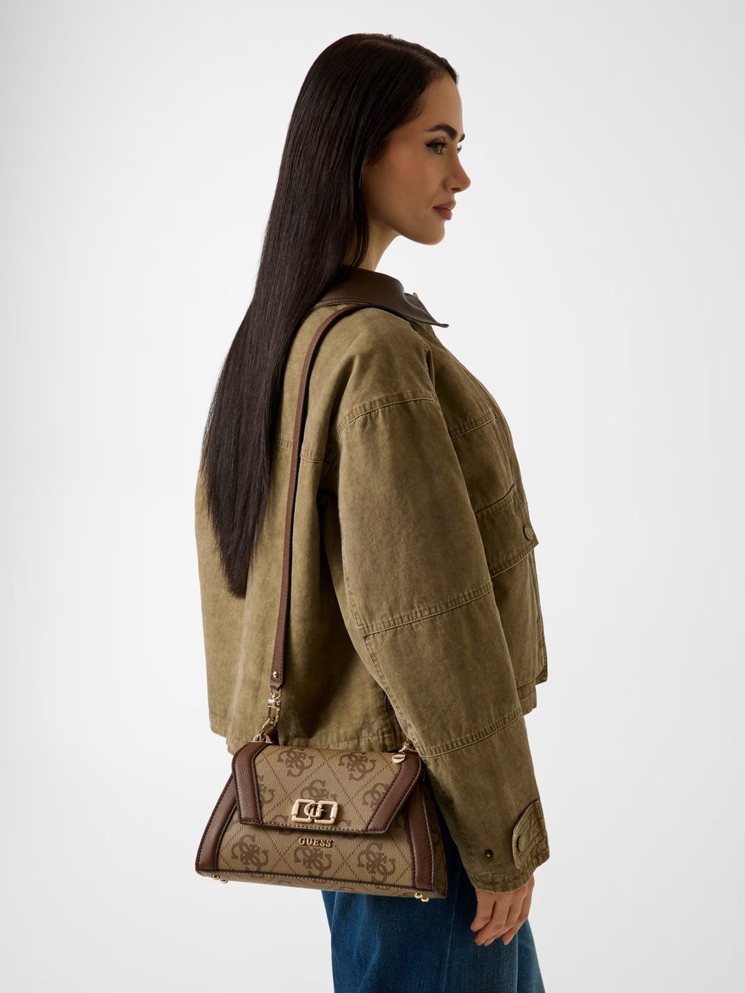 Guess Sacs à main Karnilla Logo Bucket Latte Logo/Brown OS990119