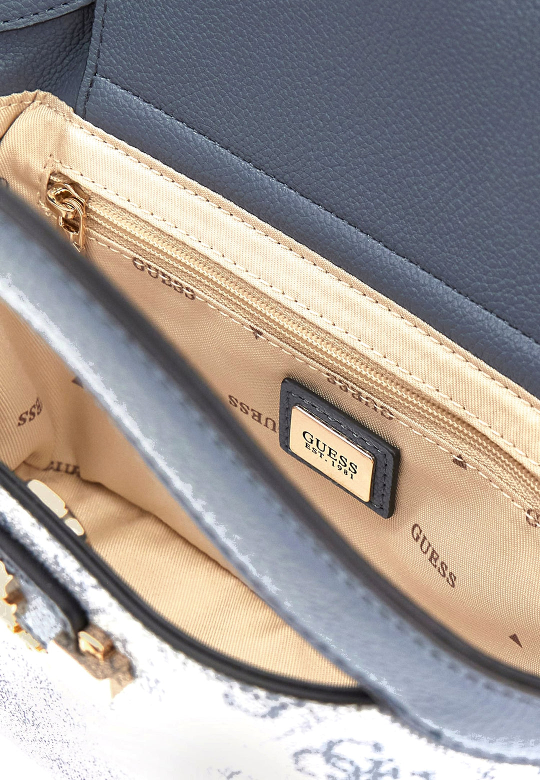 Guess Cabas Lindsey Mini Slate Logo — vue vue