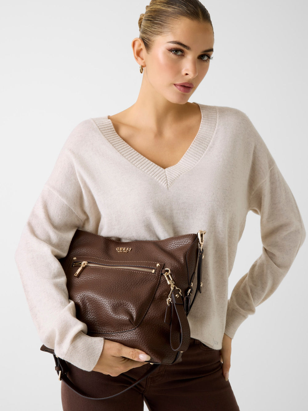 Guess Handtaschen Silvye Bucket Light Taupe – getragen