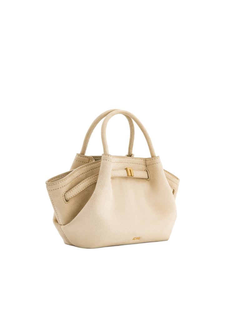 Cabas JW PEI Hana Off White en daim, porté main ou épaule, avec fermeture magnétique et logo doré discret.
