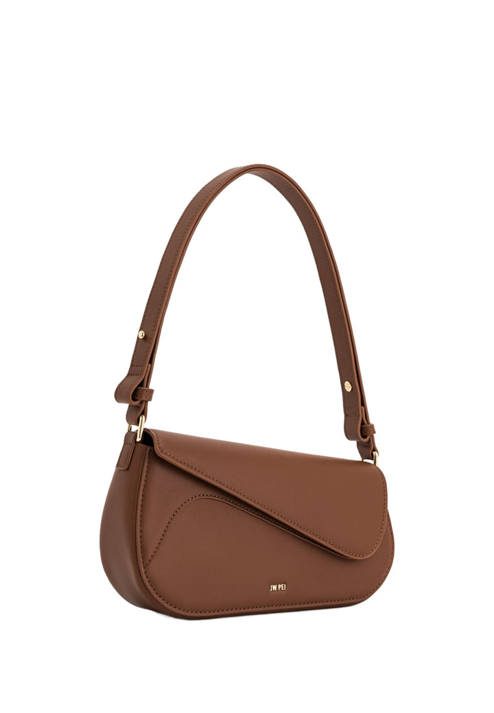Sac bandoulière JW PEI Addisyn marron en simili cuir, porté à l'épaule, vue de profil