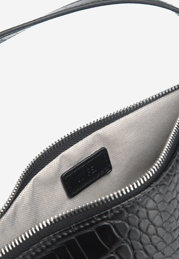 Intérieur du sac bandoulière JW PEI Eva Black Croc avec un logo noir en simili cuir