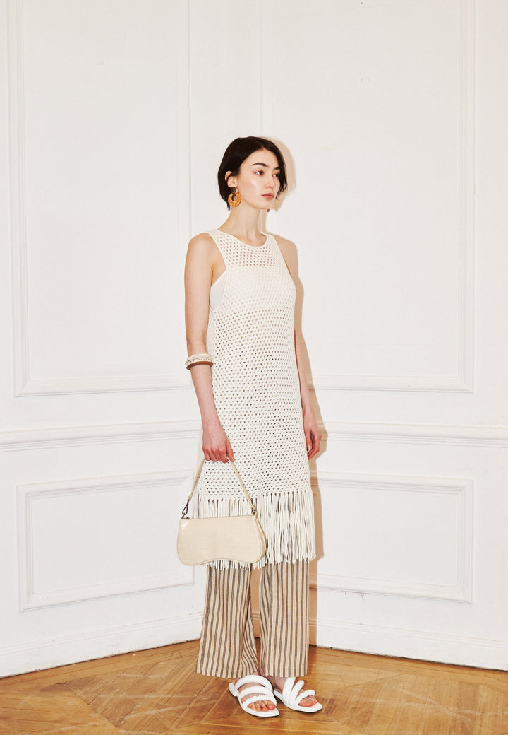 Sac bandoulière JW PEI Eva Ivory Croc porté en bandoulière, vue de côté