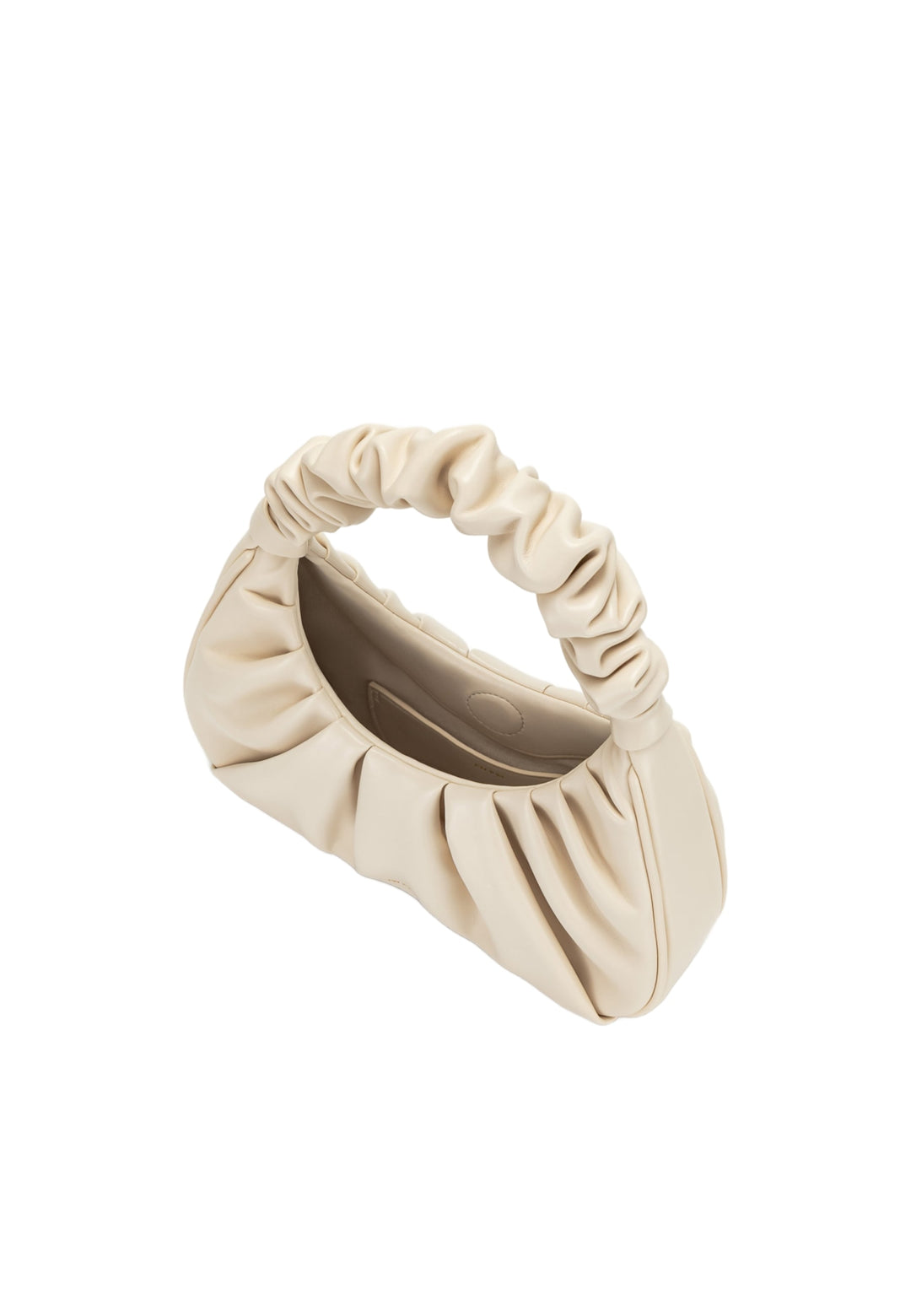 Sac bandoulière JW PEI Gabbi Ivory en simili cuir, porté à l'épaule, vue de côté