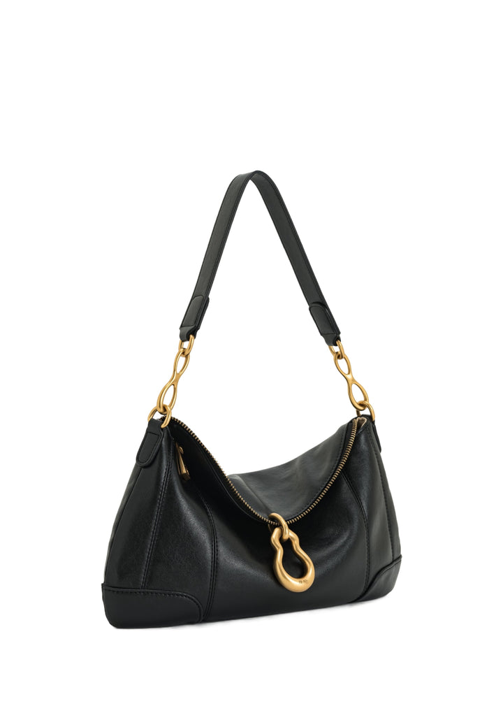 Sac bandoulière JW PEI Jayla noir en simili cuir avec fermeture éclair dorée et anse chaîne dorée — vue de profil