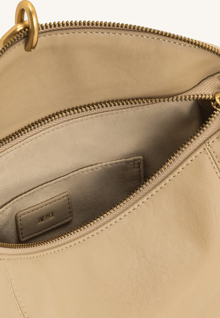 Intérieur du sac bandoulière JW PEI Jayla kaki avec logo de la marque et poche intérieure