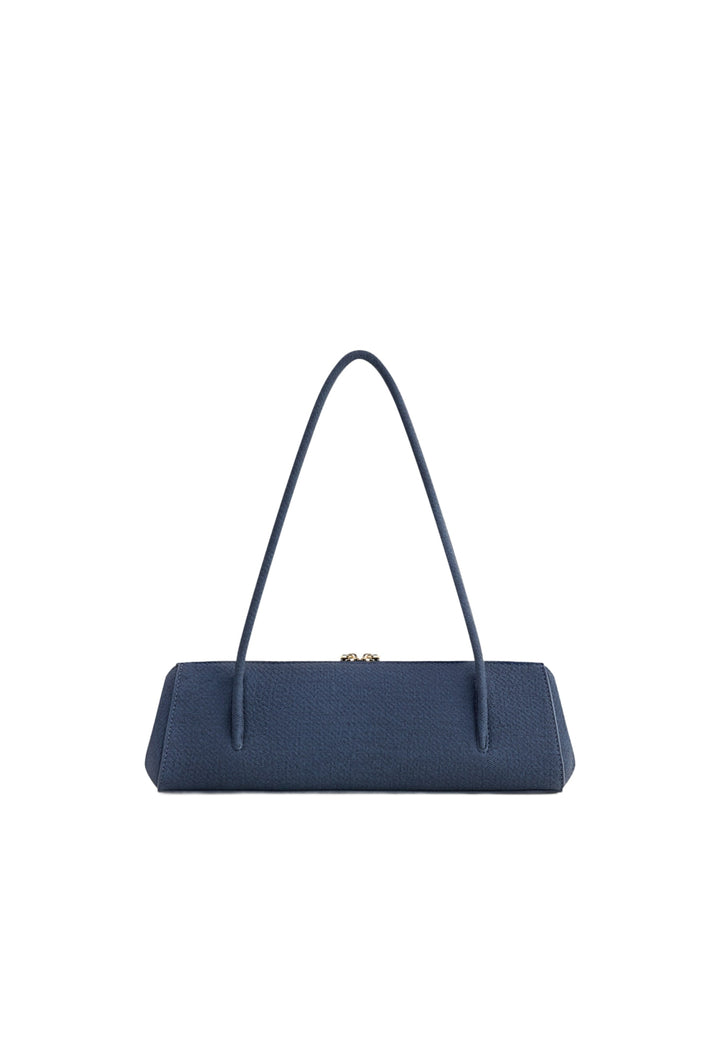 Sac bandoulière JW PEI Nova Denim Blue, porté épaule, fermeture zippée, simili cuir et polyester