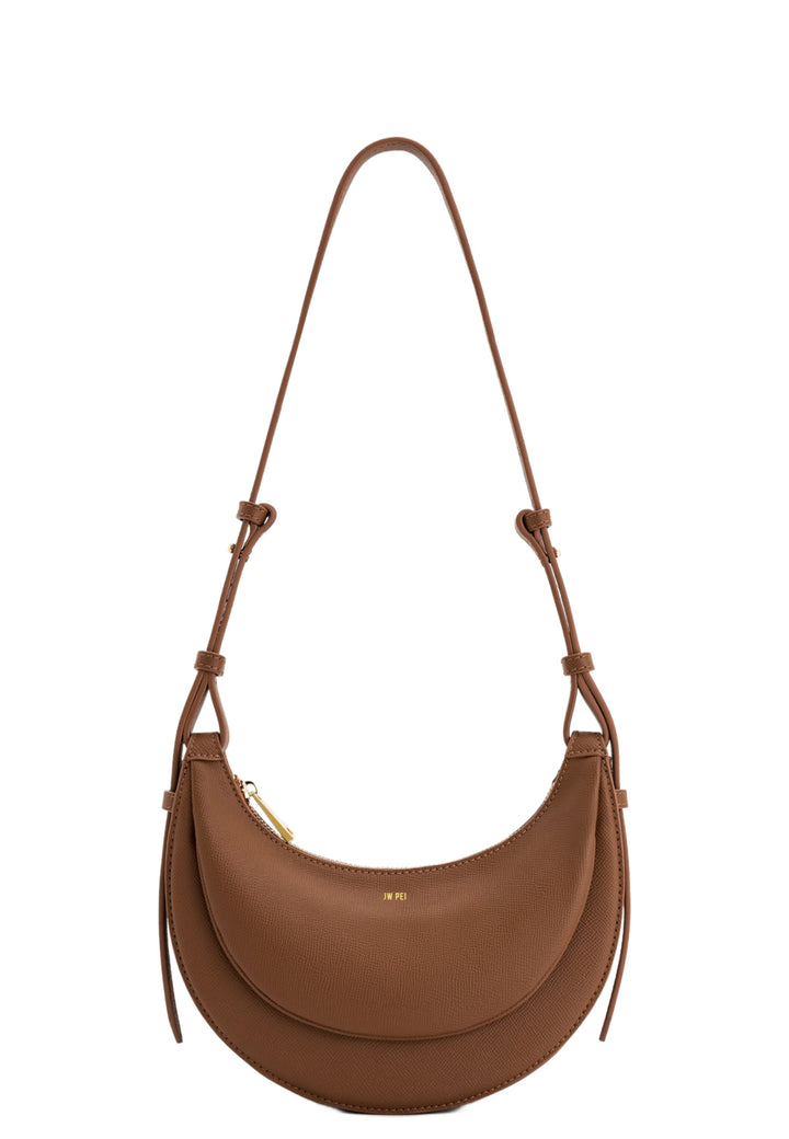 Sac bandoulière JW PEI Sharon marron en simili cuir texturé, vu de face