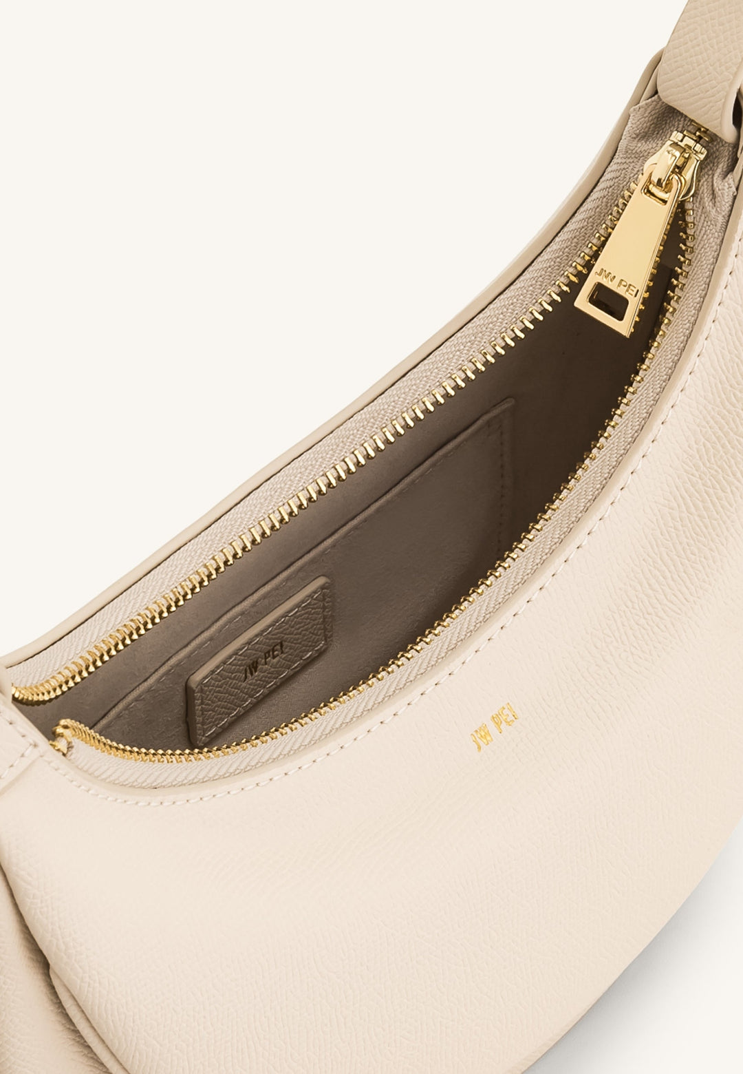 Sac bandoulière JW PEI Sharon Off White, vue 3/4, intérieur ouvert avec fermeture éclair dorée