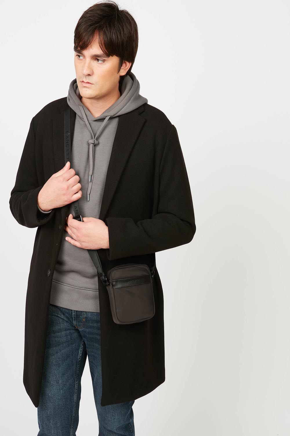 Lancaster Borsello Basic Sport Uomo Nero – indossata