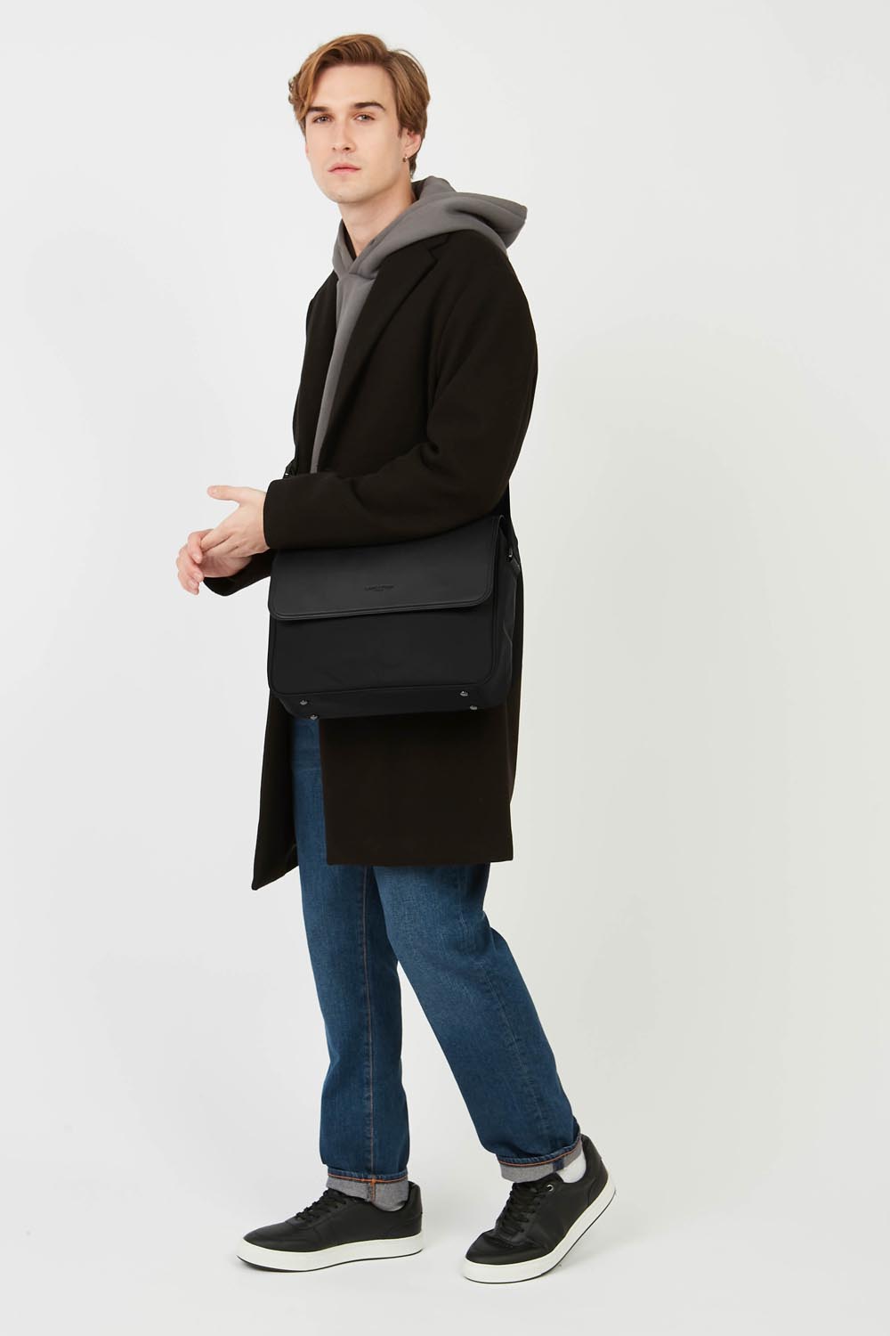 Lancaster Basic Sport Men's vadásztáska, fekete – viselve