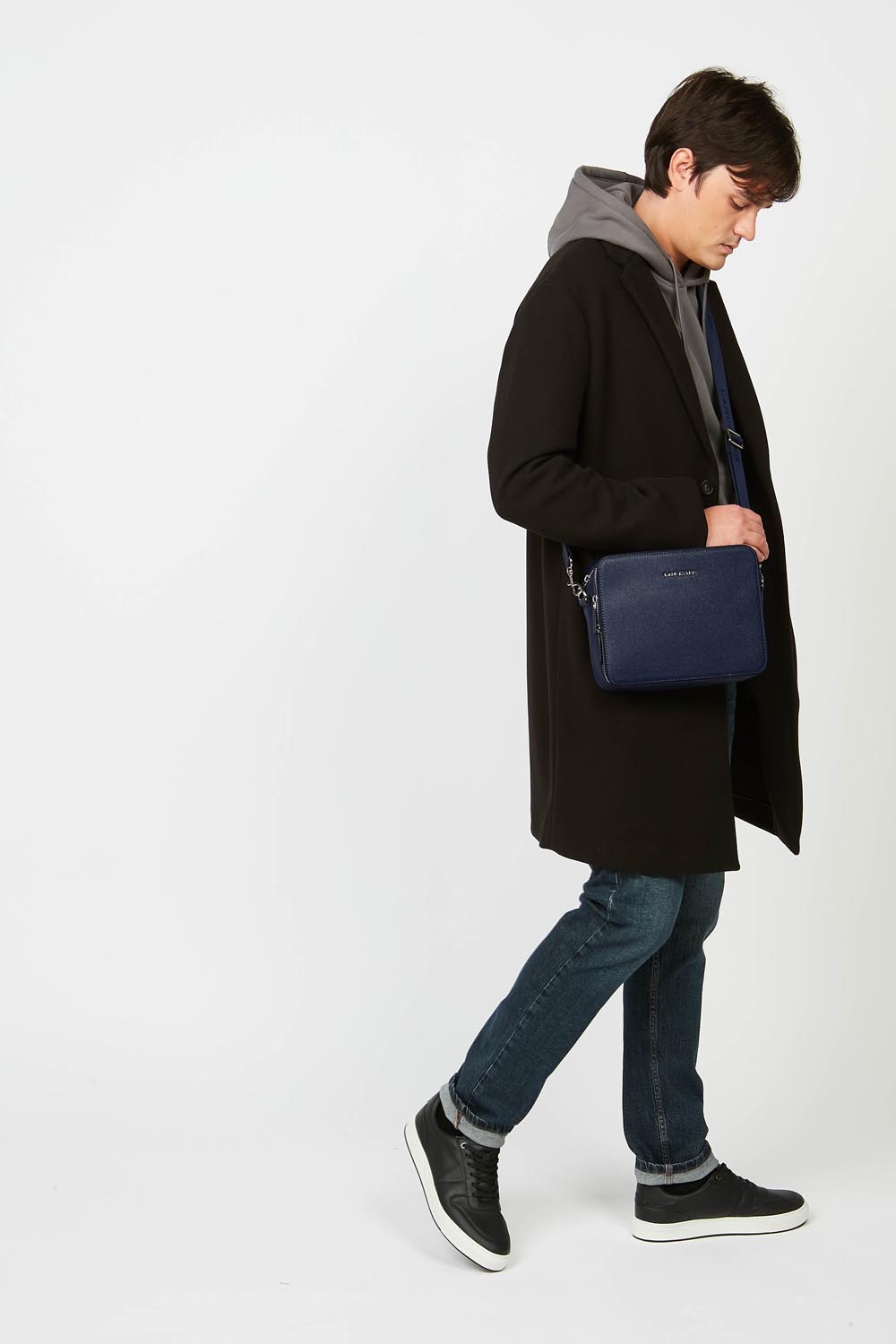 Lancaster Sacoche Homme Cuir Delphino Lucas Noir – porté