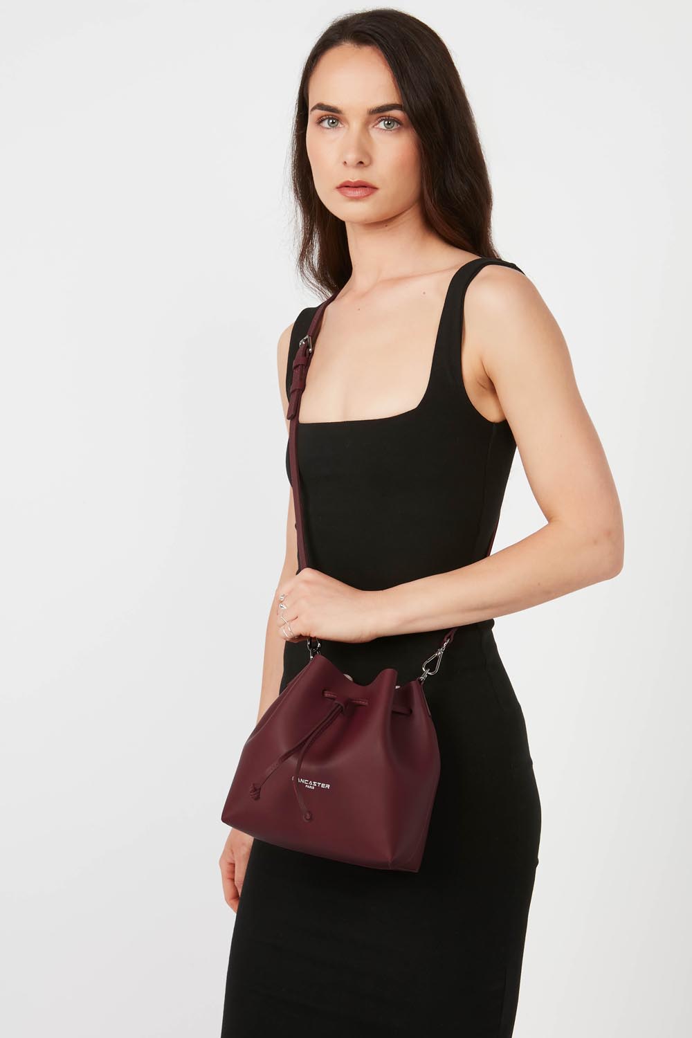Lancaster Element City Bucket Bag Red/Champagne – worn
