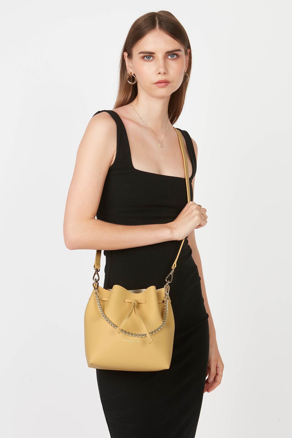 Lancaster Element City Bucket Bag Red/Champagne – worn