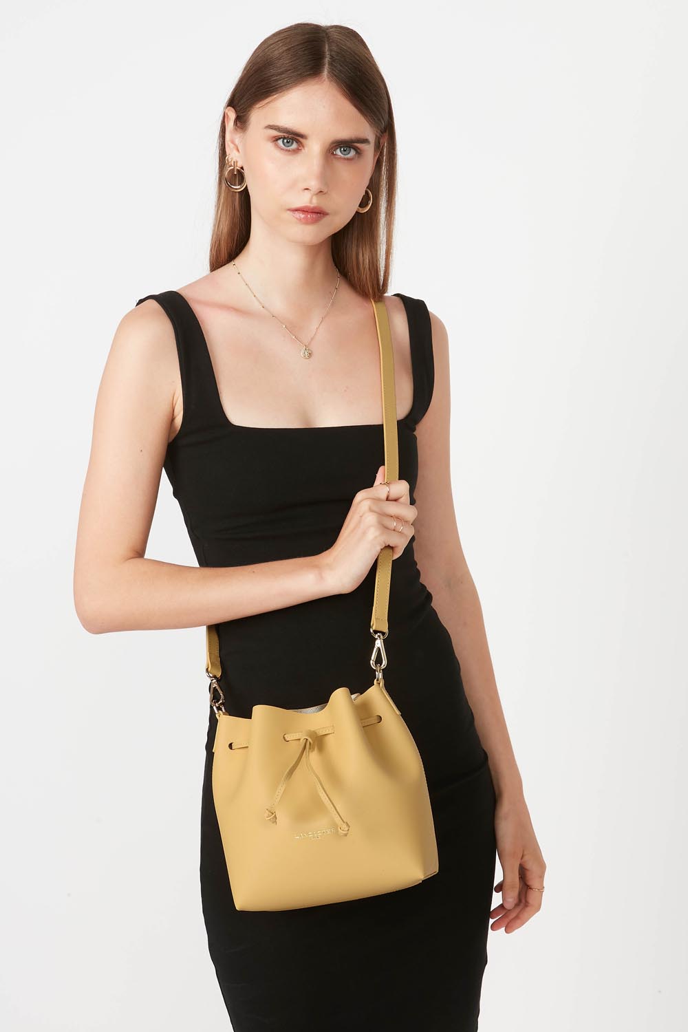 Lancaster Element City Bucket Bag Red/Champagne – worn
