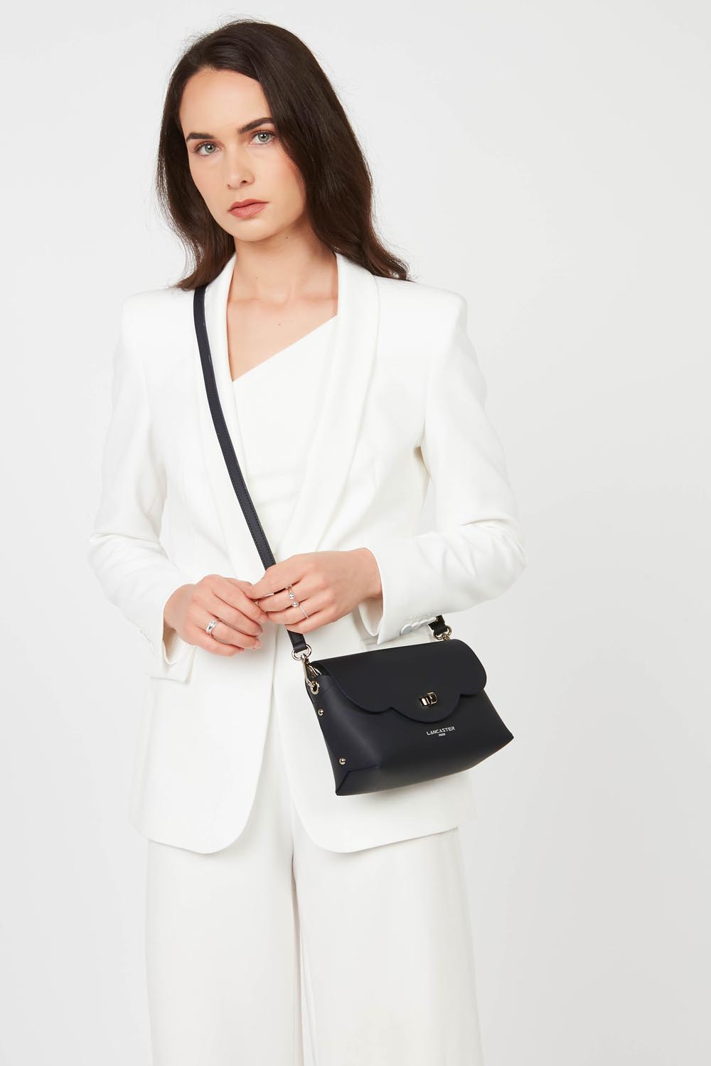 Lancaster Sac rabat PUR & ELEMENT CITY FLORE Noir/Champagne – porté