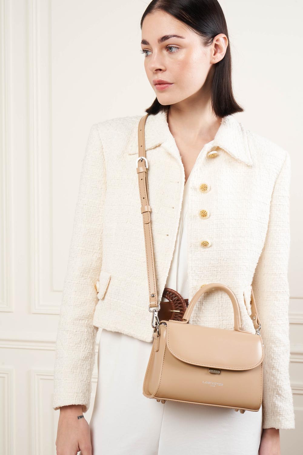 Borsa a tracolla Lancaster Suave Even Camel – indossata