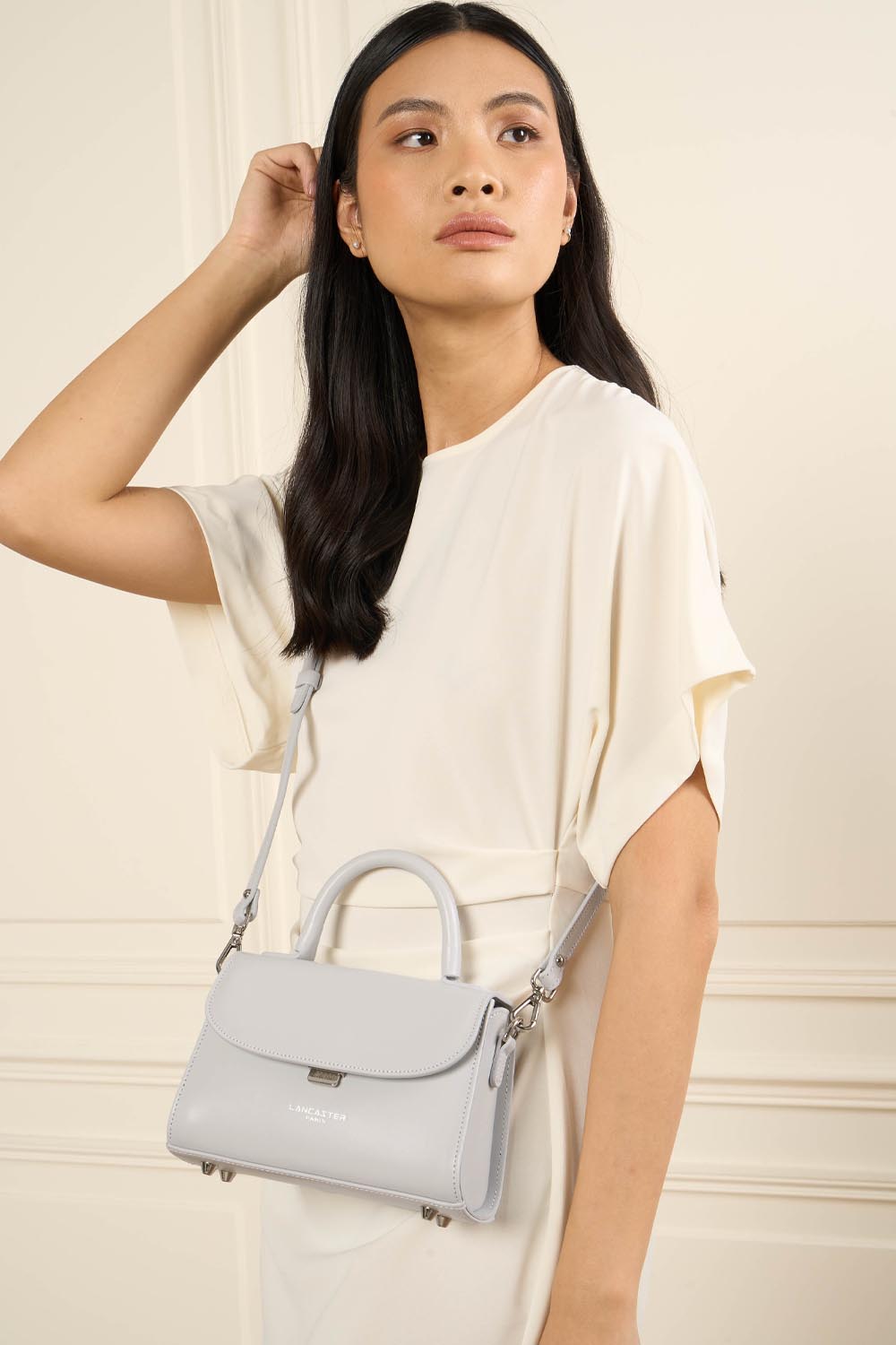 Borsa a tracolla Lancaster Suave Even Camel – indossata