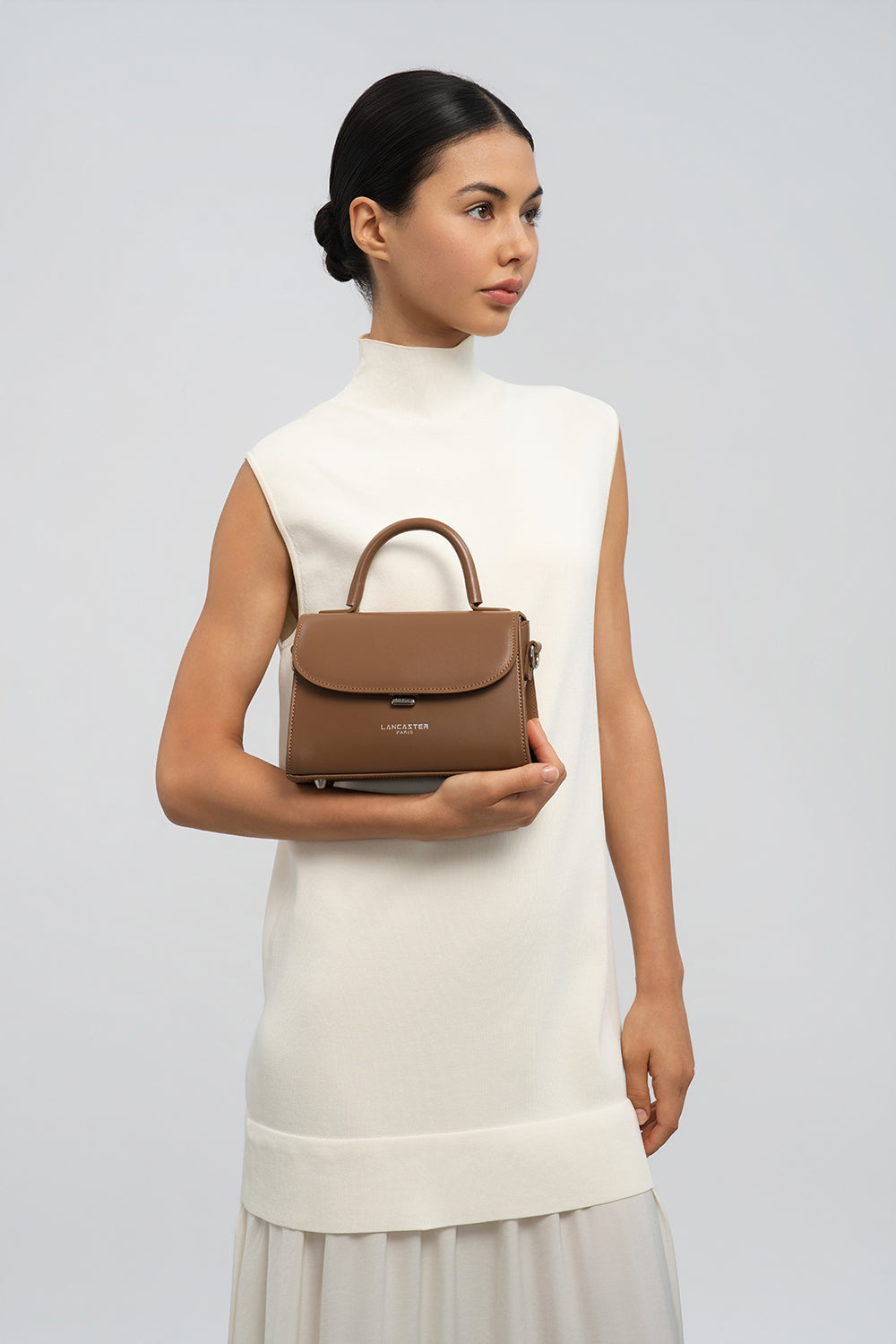 Borsa a tracolla Lancaster Suave Even Camel – indossata
