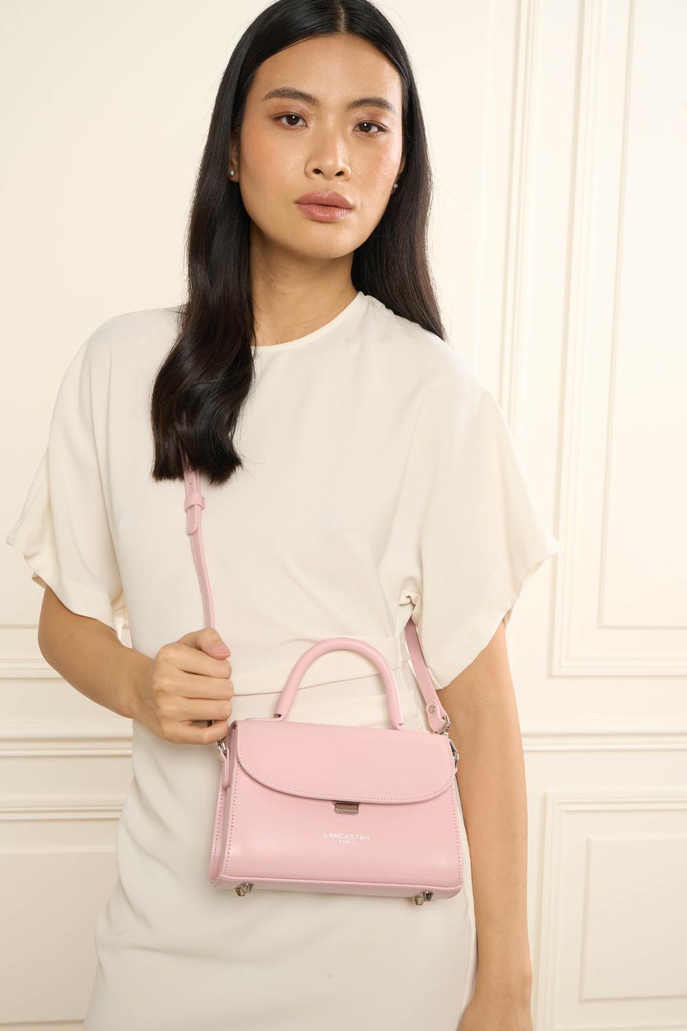 Borsa a tracolla Lancaster Suave Even Camel – indossata