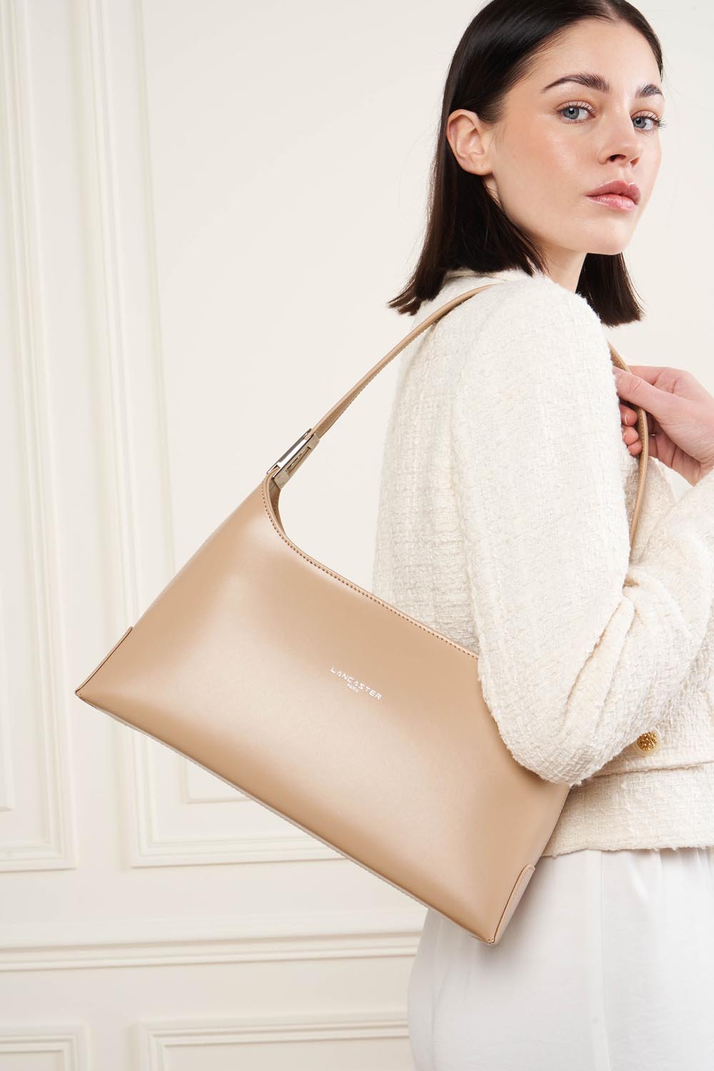 Lancaster Sac baguette Zippé L Suave Ace Noir – porté