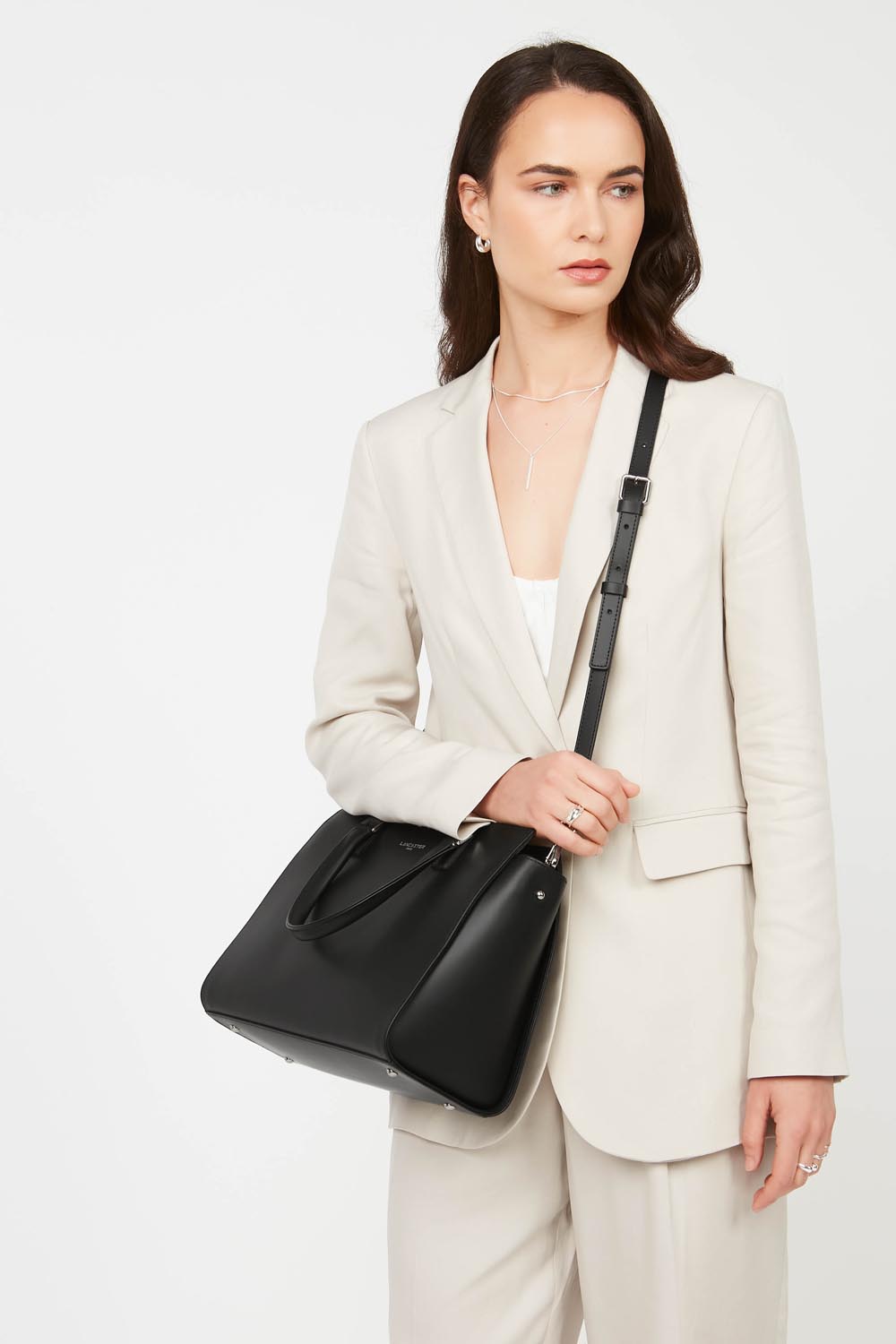 Lancaster Sac cabas main Zippée L Smooth Noir – porté