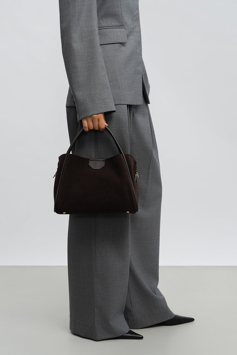 Lancaster Handtas M Suède Ida 470-101 Moka – gedragen