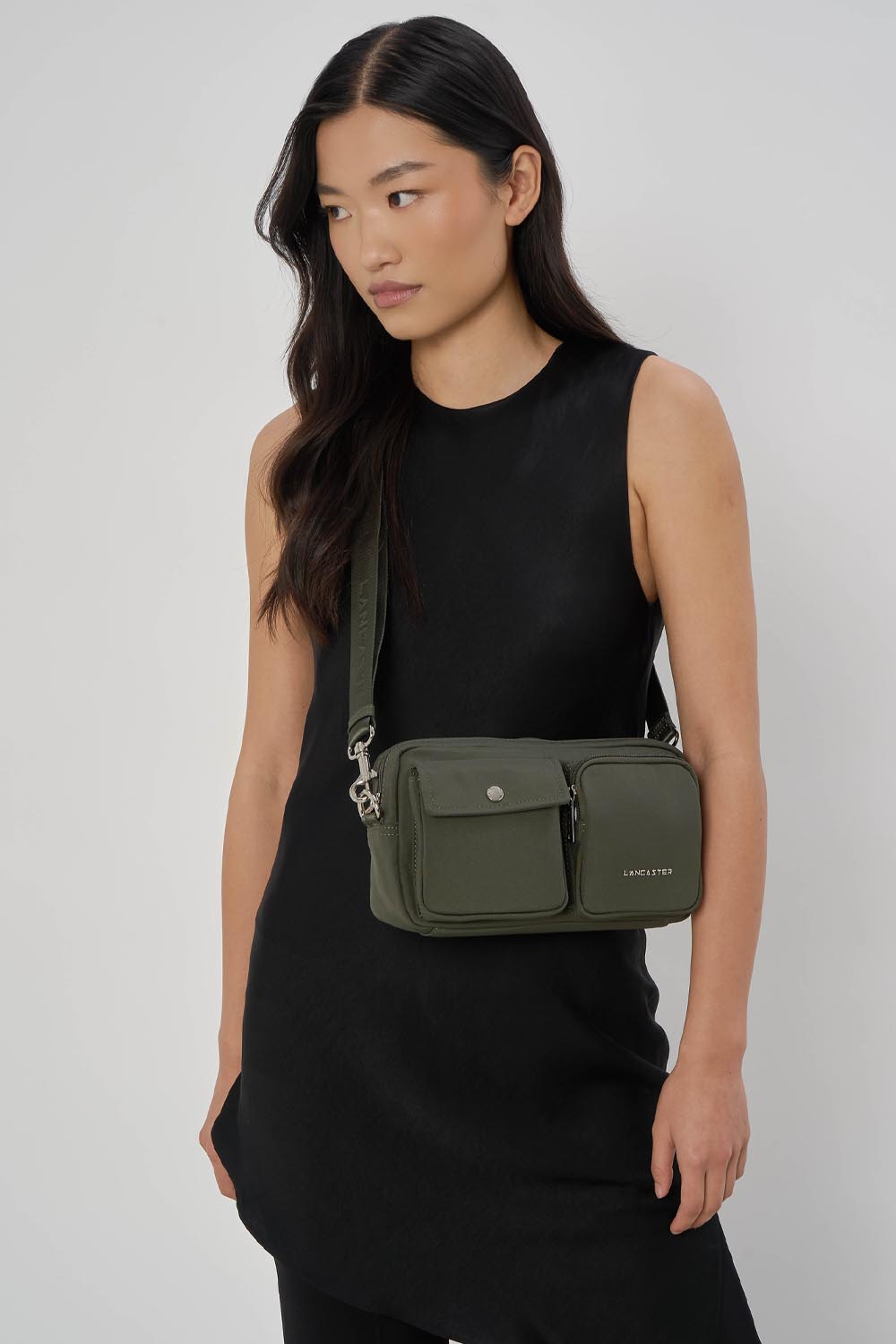 Lancaster Trotteur tas Met rits Basic Pocket Zwart – gedragen
