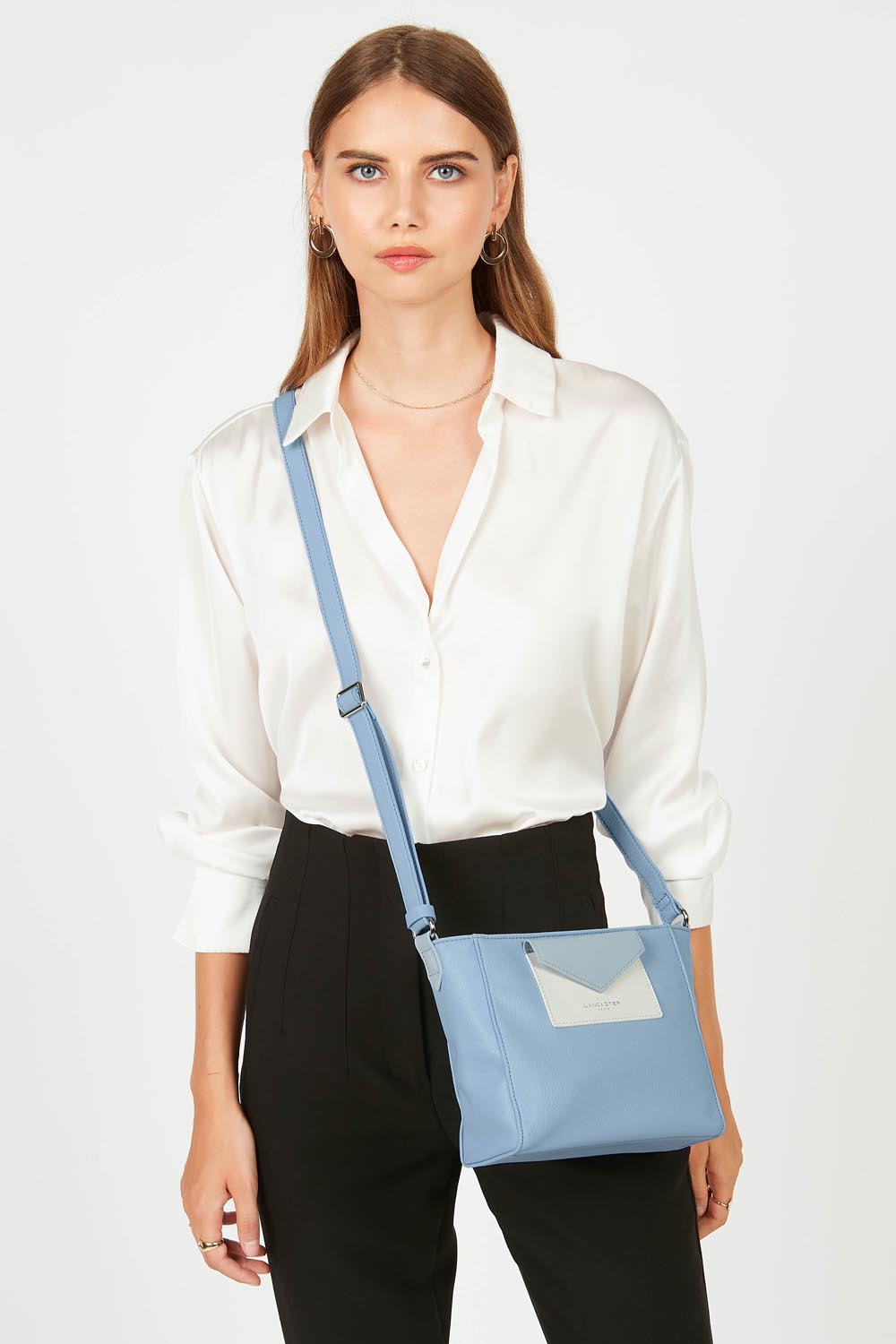 Lancaster Sac Trotteur Maya Mousse/Ivoire – porté