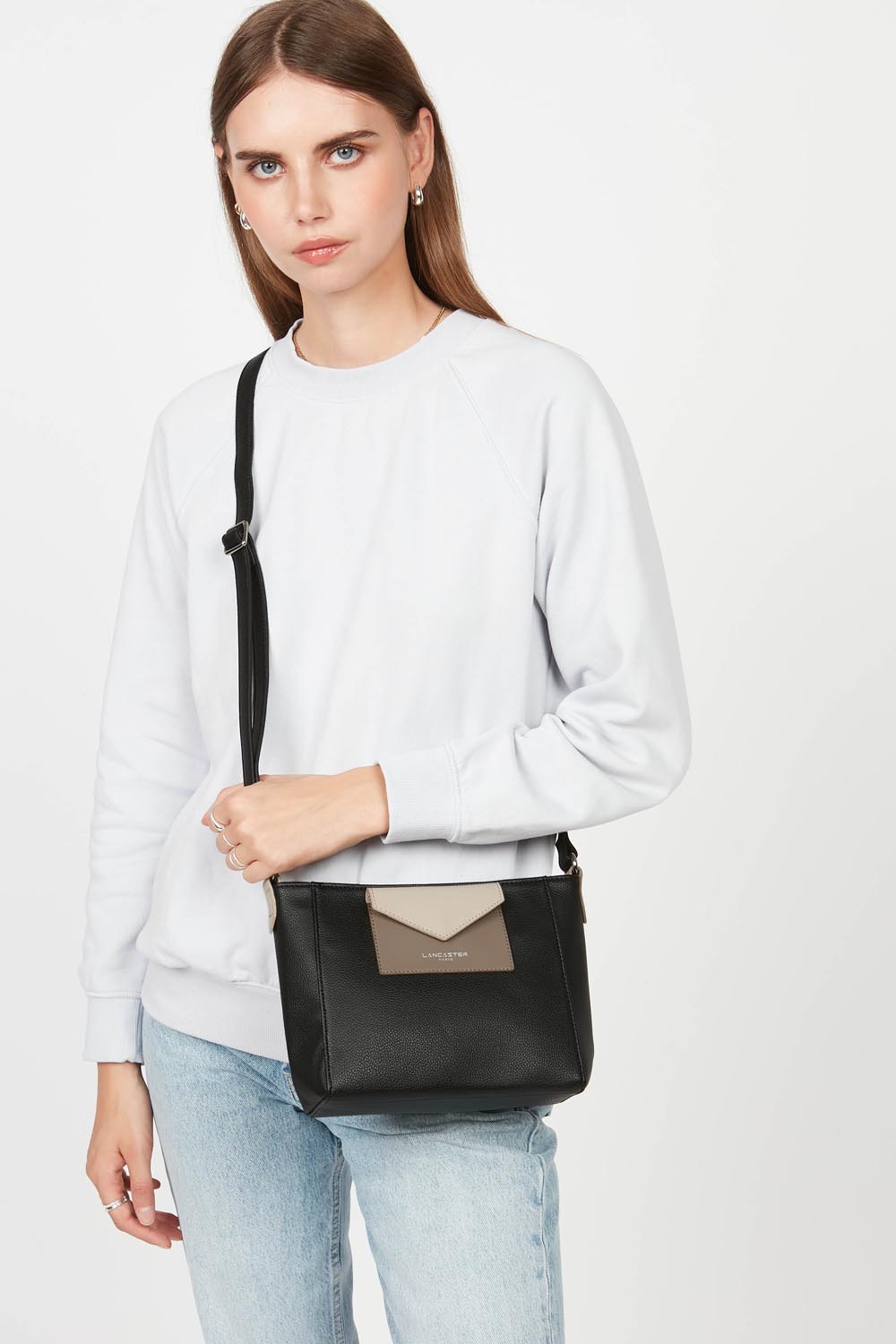 Lancaster Sac Trotteur Maya Mousse/Ivoire – porté