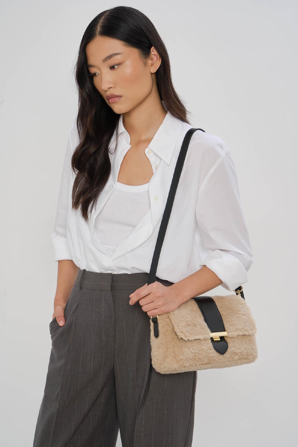 Lancaster Trotteur tas met klep Moumoute Cognac – gedragen