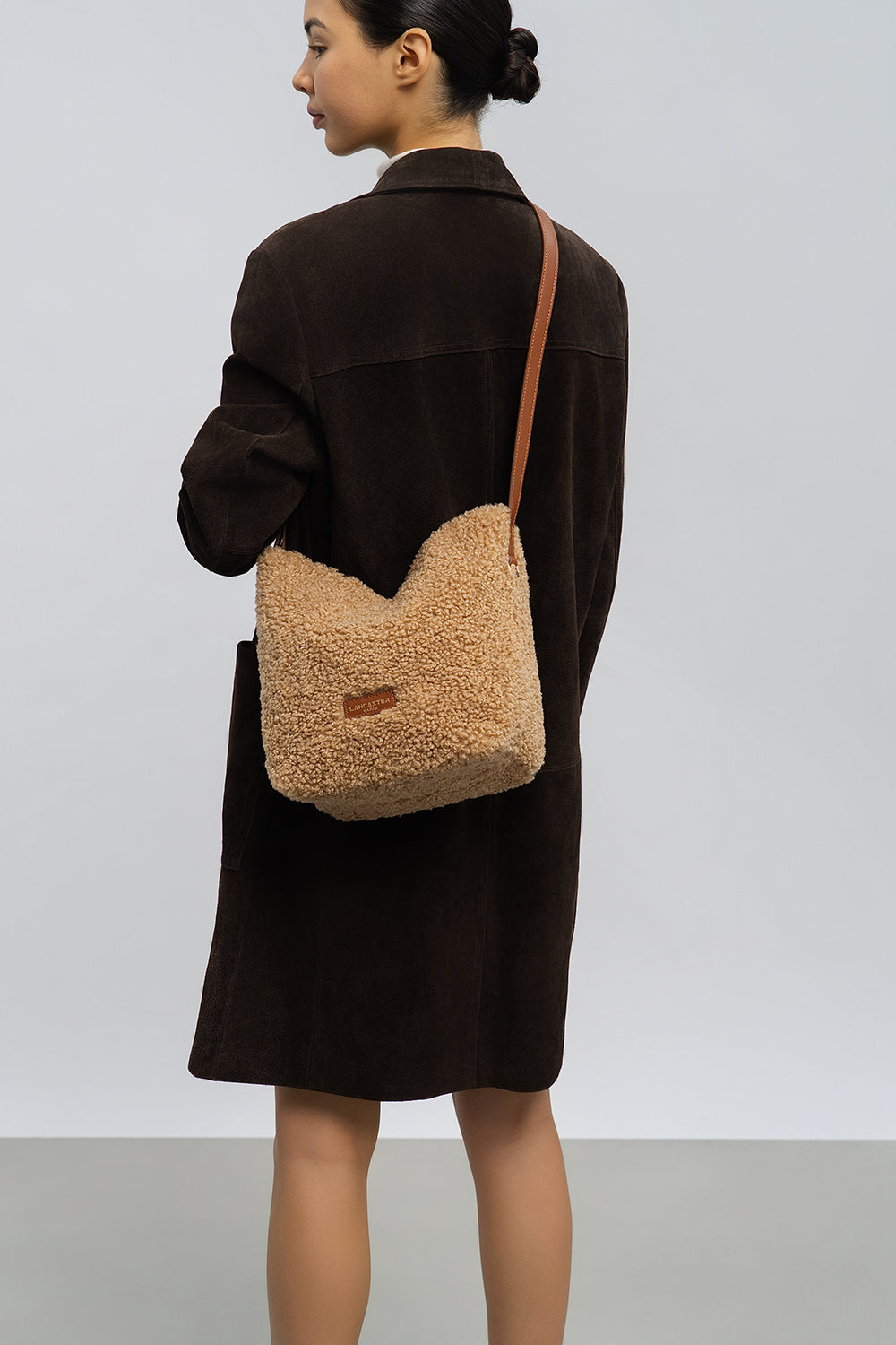 Lancaster Bucket Bag Magnetic Moumoute Ecru - Black – worn