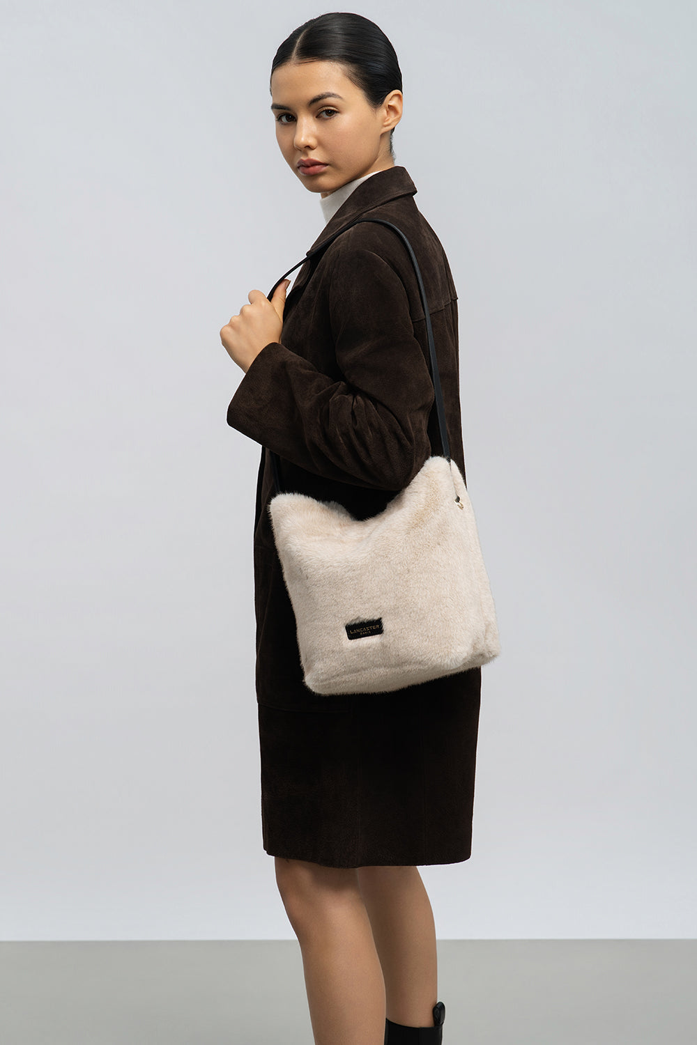 Lancaster Bucket Bag Magnetic Moumoute Ecru - Black – worn