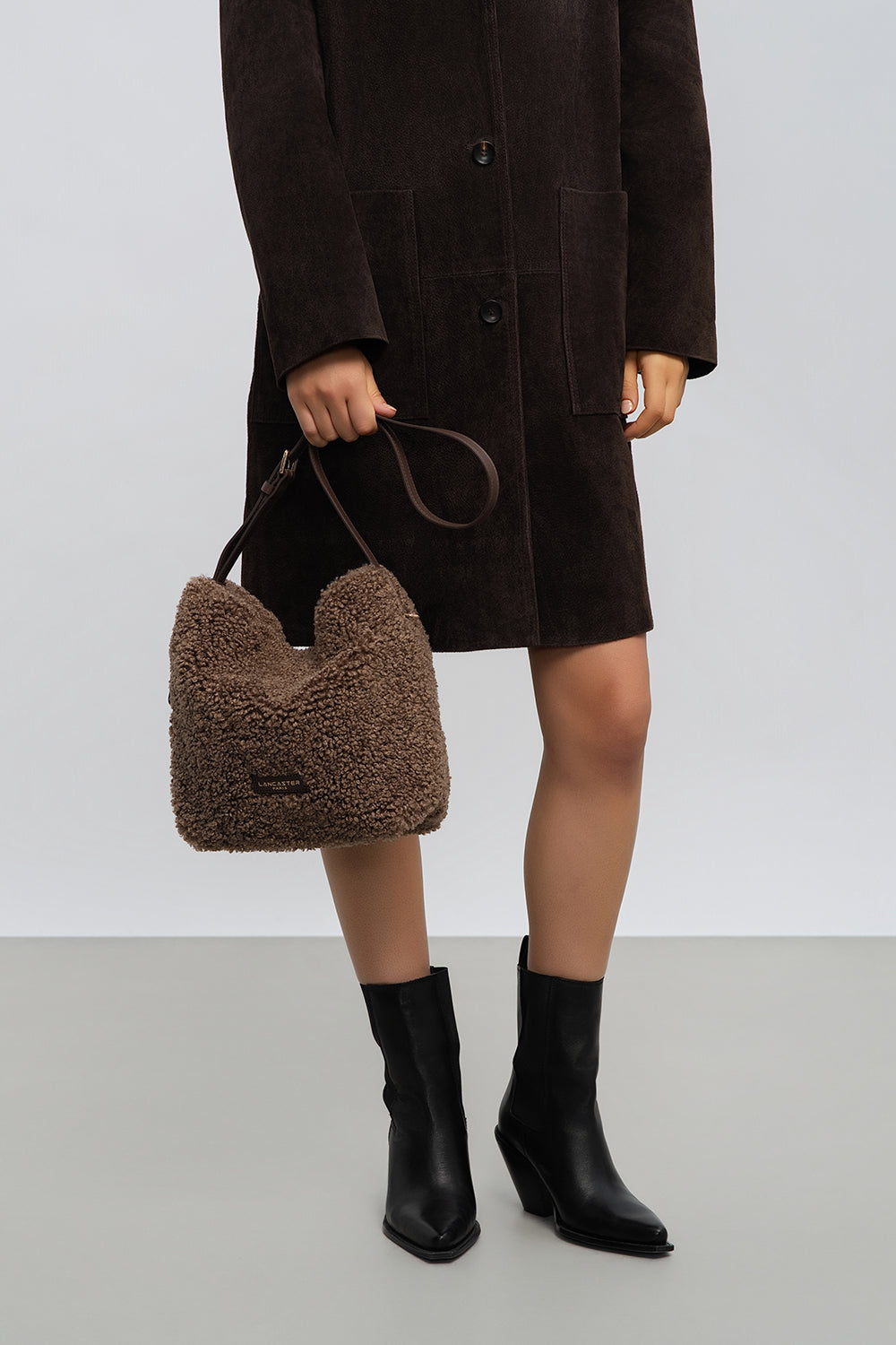 Lancaster Bucket Bag Magnetic Moumoute Ecru - Black – worn