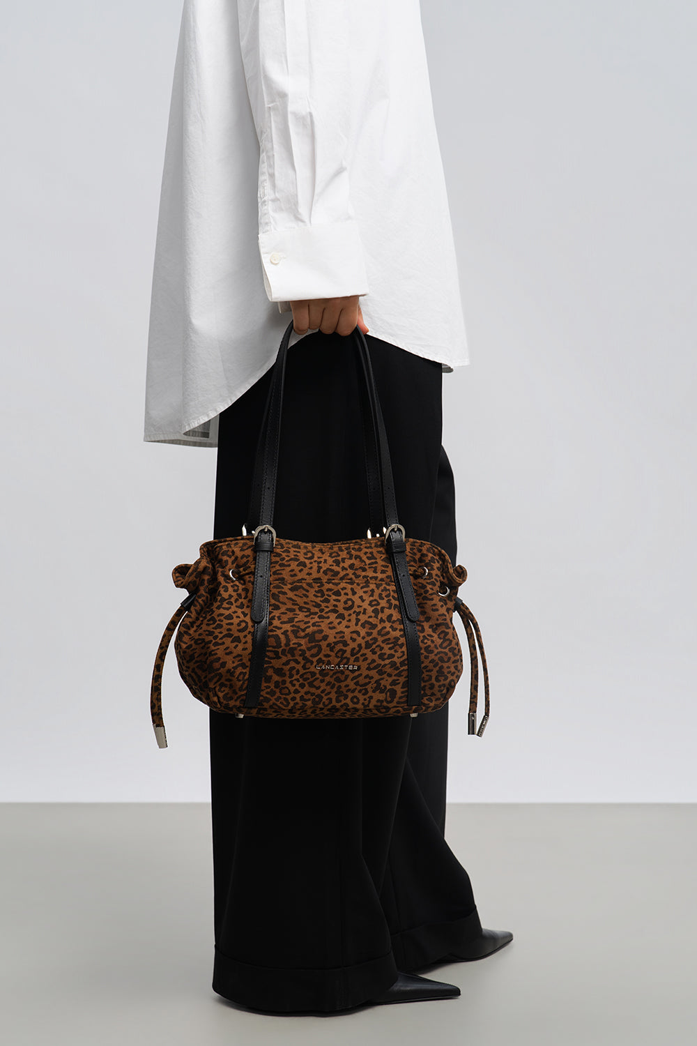 Lancaster Shoulder Zippered Tote Bag M Velvet Emma Brown – worn