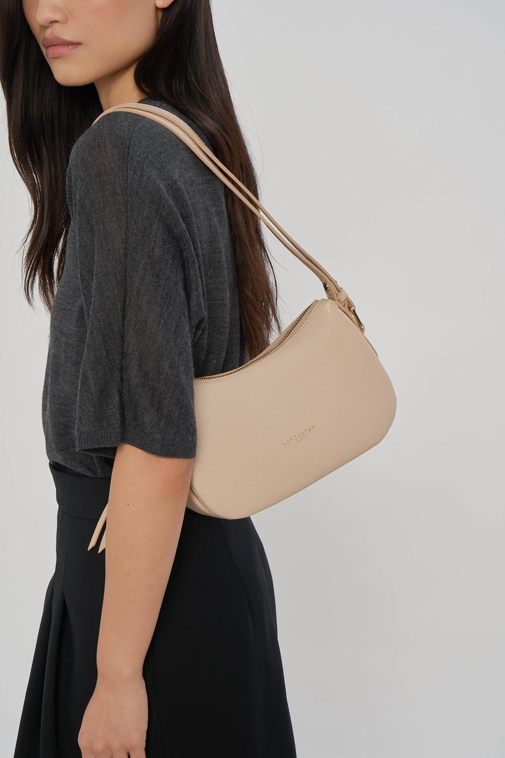 Lancaster Borsa a tracolla S Dune Beige Scuro – indossata
