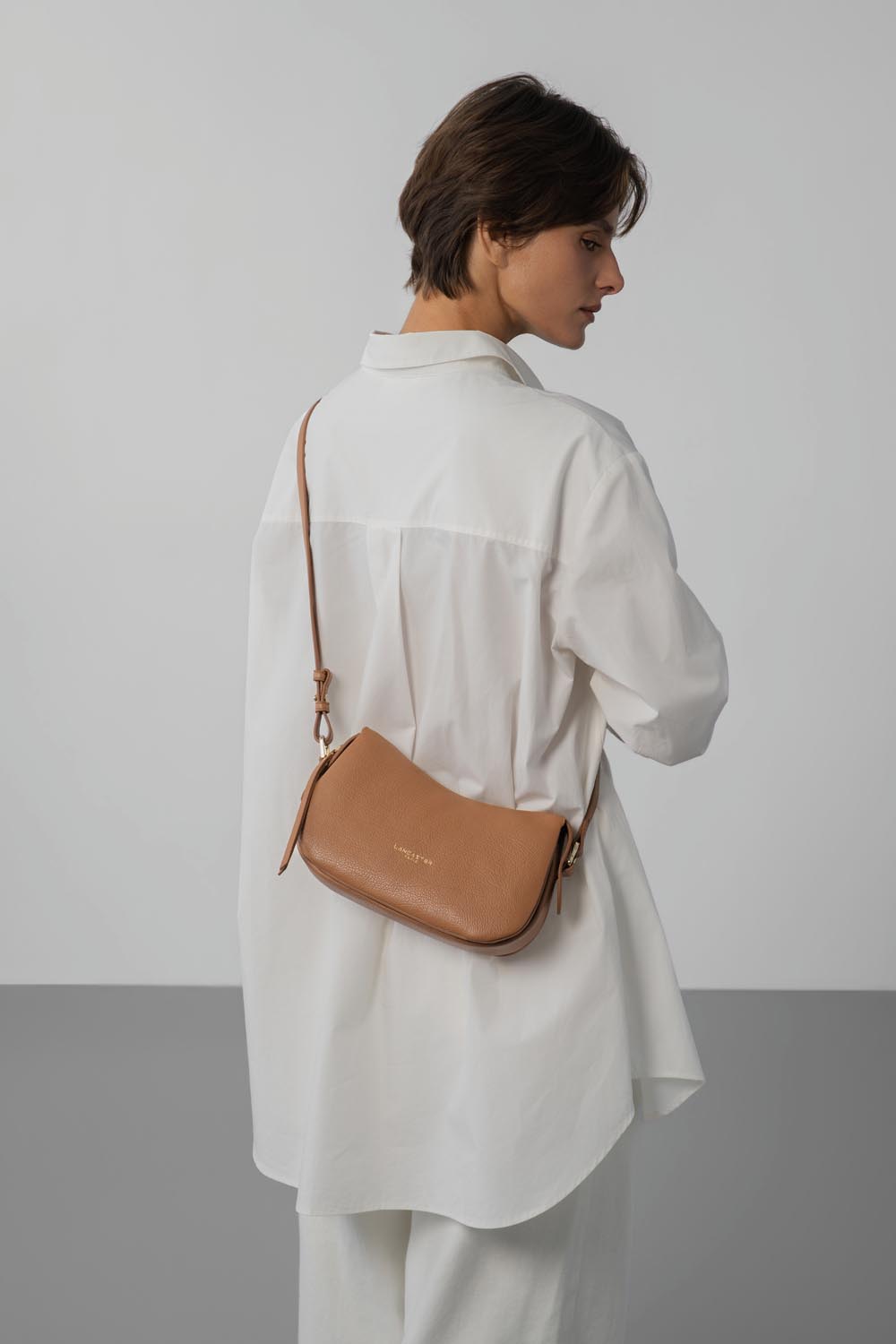 Lancaster Borsa a tracolla S Dune Beige Scuro – indossata