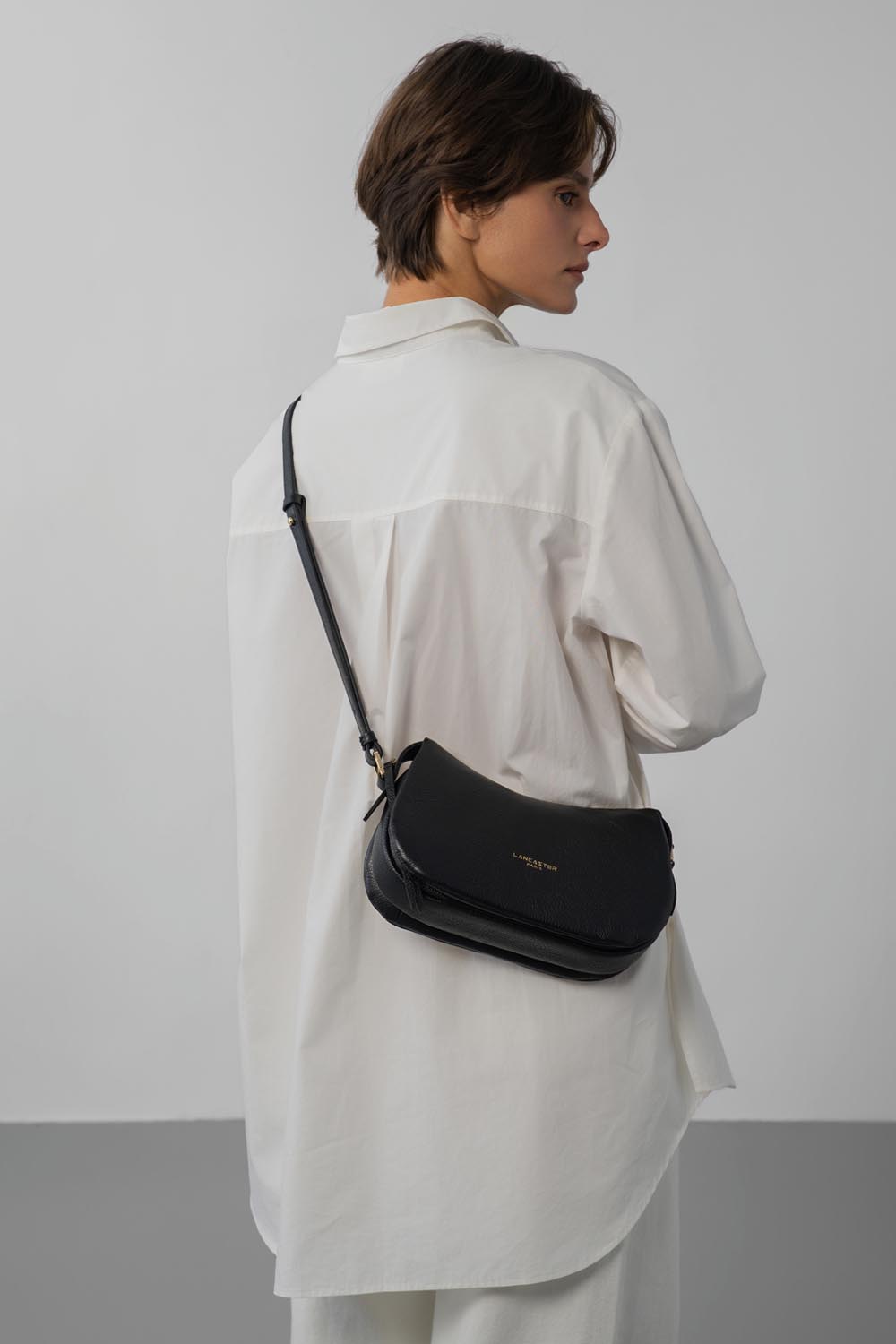 Lancaster Borsa a tracolla S Dune Beige Scuro – indossata
