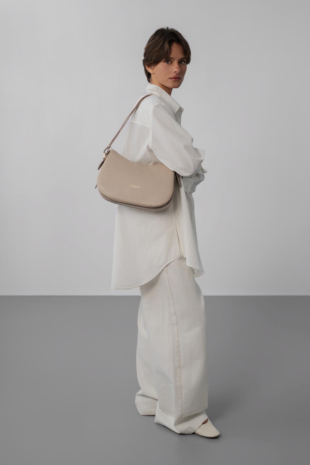 Lancaster Borsa a tracolla Con zip M Dune Camel – indossata